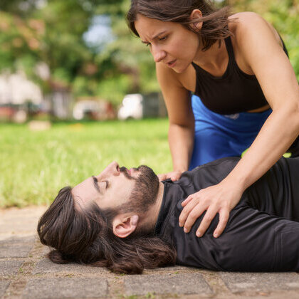 Erste Hilfe Situation: Bewusstseinskontrolle