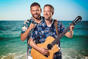 Tourlaub_c_Jan_Huesing_Querformat_Hawaihemd